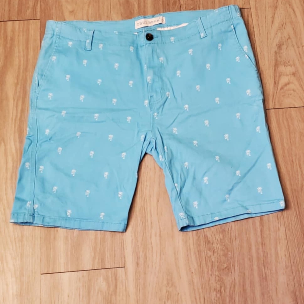 True Rock Shorts Mens 40 Light Blue Palm Trees